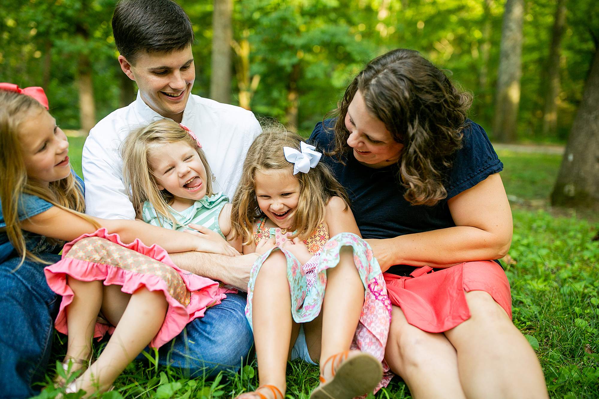 Thinking of locations for your family session can be daunting! It can be pressure choosing somewhere meaningful, beautiful and a reflection of your family.