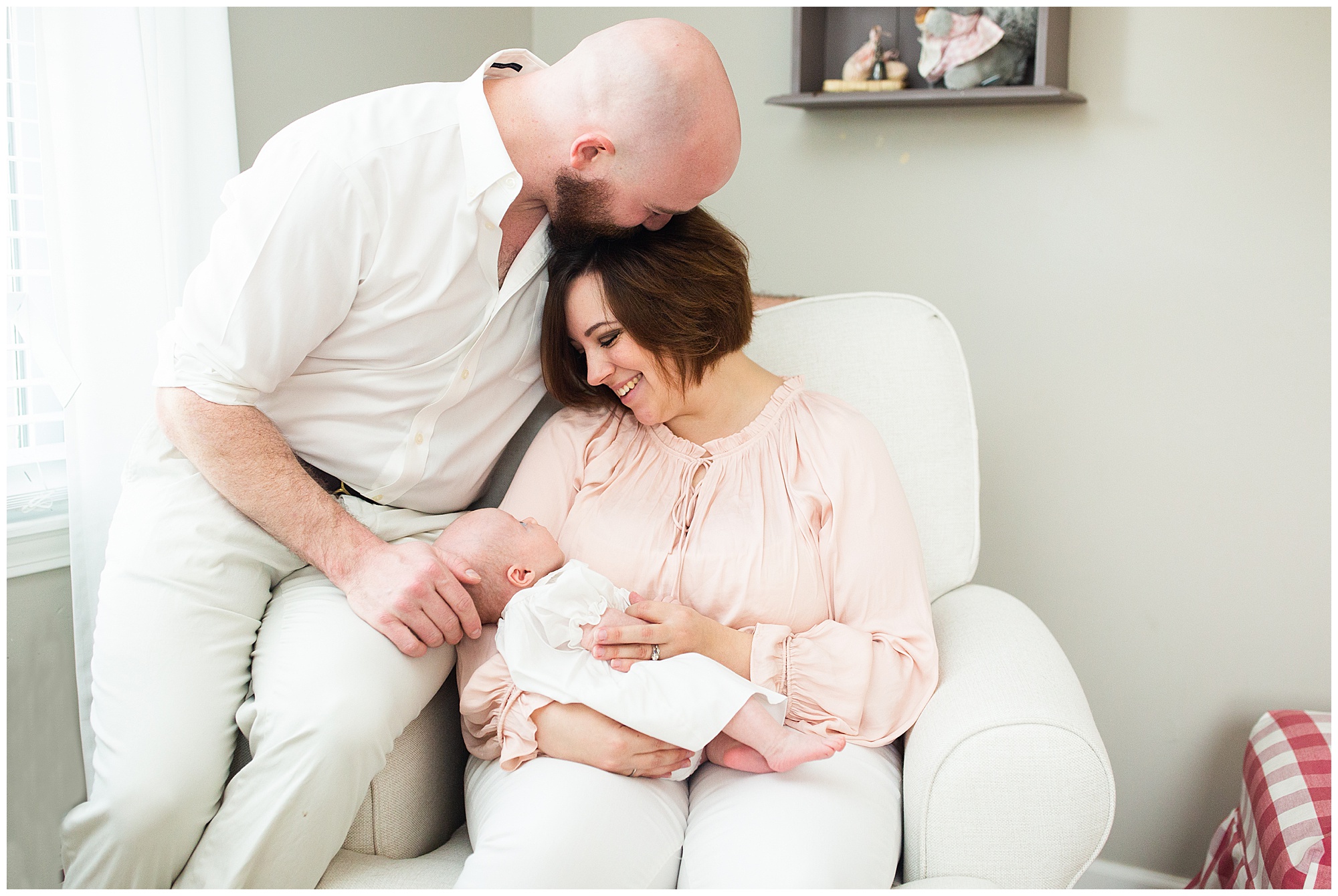 Sweet baby Lesleigh and her parents had the most relaxed lifestyle newborn session in Bluff Park, Alabama. The session included family heirlooms and smiles!
